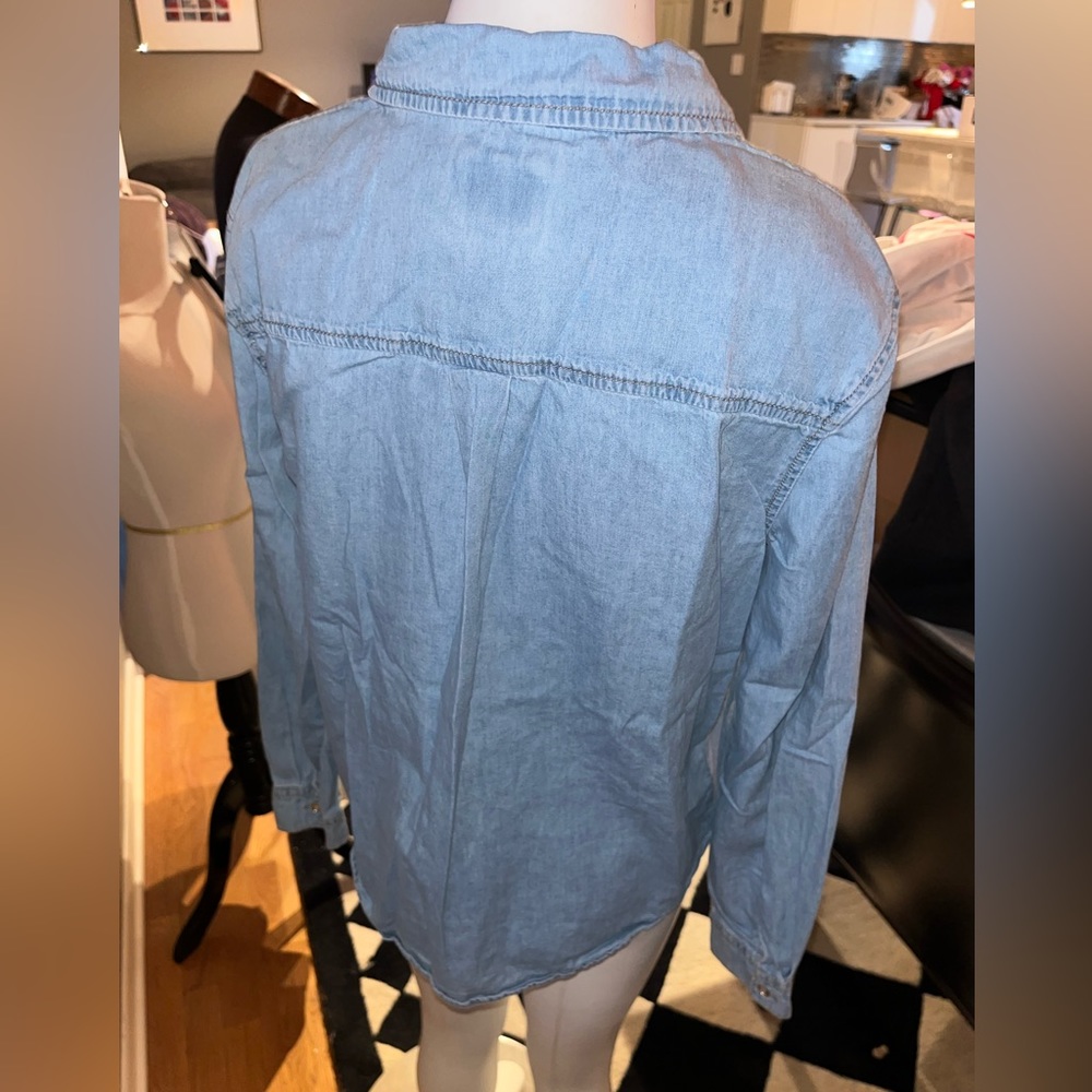 Three adorable shirts from forever 21. Girls size 13/14.  All in good condition. - Picture 14 of 16